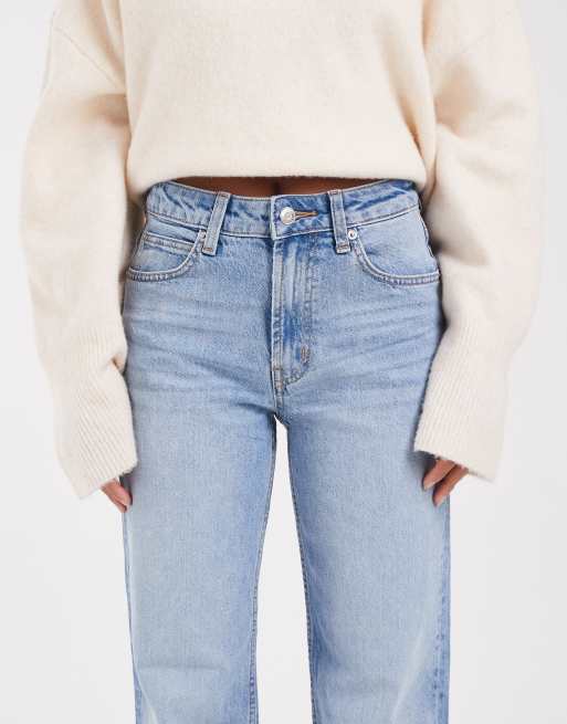 ASOS DESIGN Petite – Bequeme Stretch-Jeans in hellem Mittelblau mit geradem Schnitt, 5 von 5