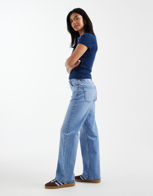 ASOS DESIGN Petite – Bequeme Stretch-Jeans in leuchtendem Blau mit geradem Schnitt, 3 von 5