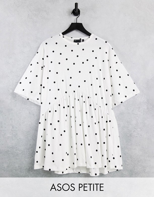  Nosić ASOS DESIGN Petite – Biało-czarna luźna sukienka mini oversize z obniżoną talią i wzorem w groszki Biały i czarny