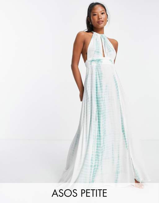 ASOS DESIGN Petite – Blå batikmönstrad strandklänning i maxilängd med djup urringning