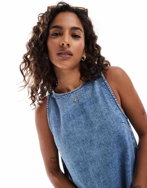 ASOS DESIGN Petite - Blå swift-kjole med bådudskæring i mellemvasket denim, 4 af 4