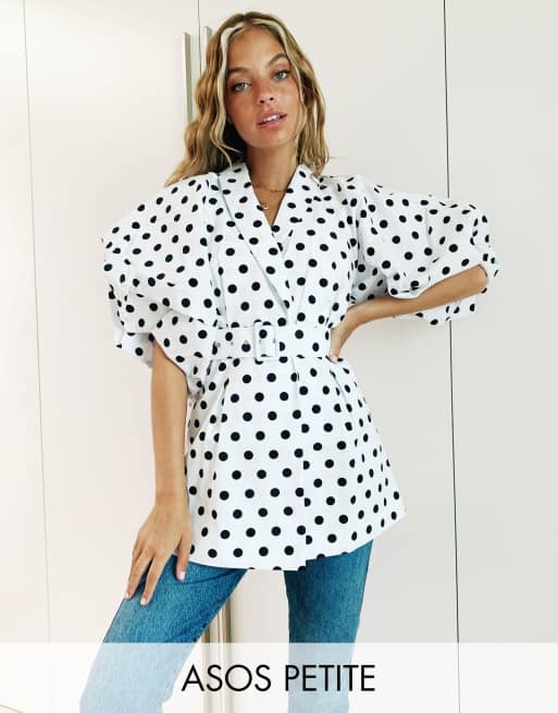 ASOS DESIGN Petite - Blazer à pois avec dos ouvert