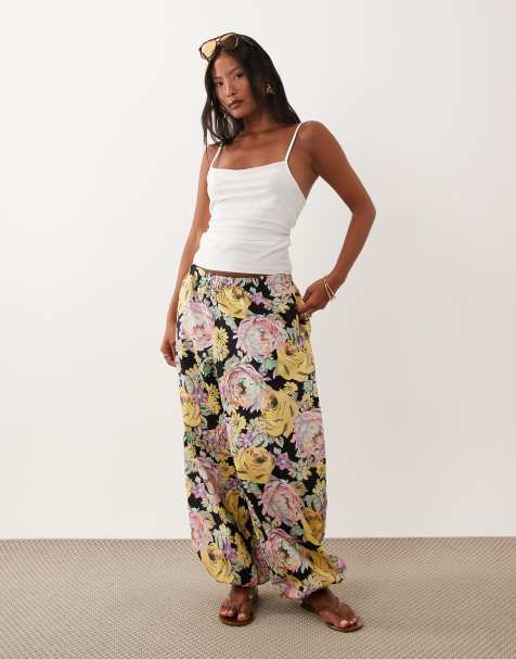 ASOS DESIGN Petite – Blommiga ballongbyxor i dra på-modell - view 1