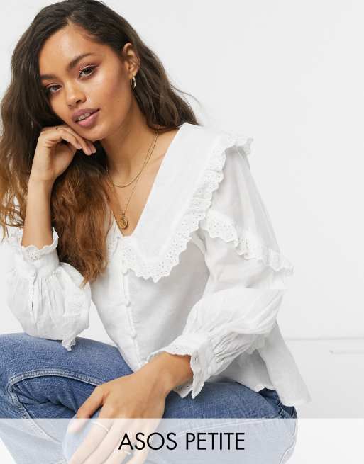 ASOS DESIGN Petite - Blusa con ruches sul colletto e finiture in pizzo avorio