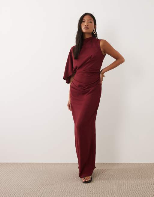 ASOS DESIGN Petite - Bordeaux maxikjole med enkelt ærme og plisseret talje, 2 af 4