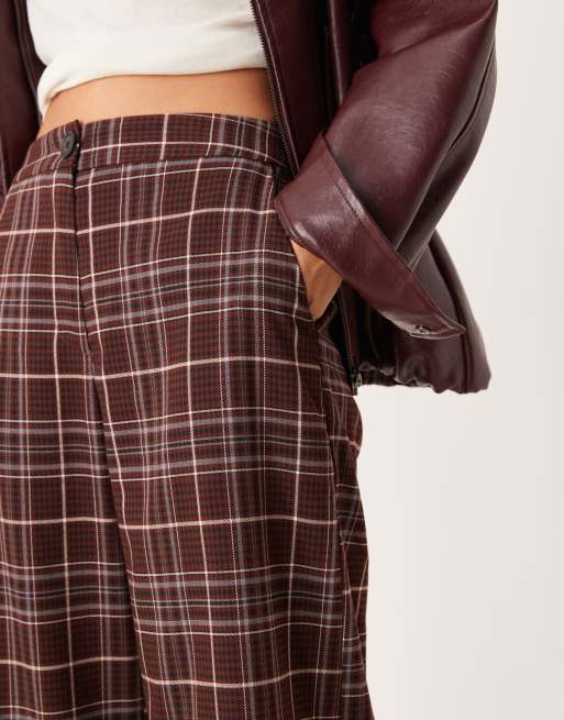 ASOS DESIGN Petite - Bordeaux skræddersyede afslappede bukser med lige ben og tern, 4 af 5