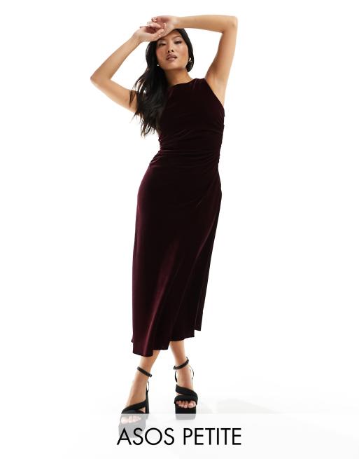 ASOS DESIGN Petite – Bordowa aksamitna sukienka midi o fasonie bokserki z marszczoną talią