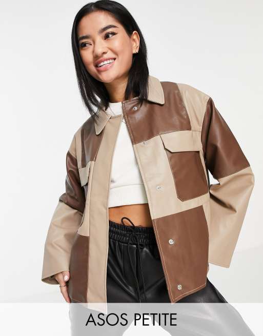 ASOS DESIGN Petite – Brązowa kurtka z imitacji skóry ze wstawkami