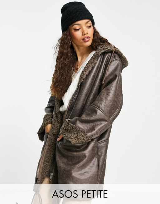 ASOS DESIGN Petite – Brązowa parka z kożuszka z łączonych elementów