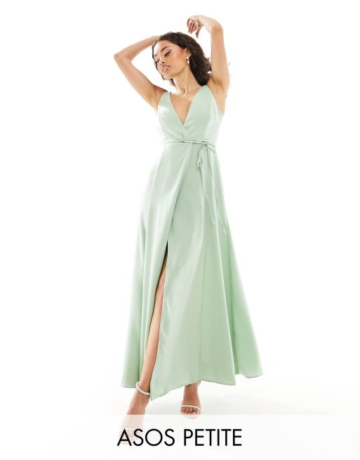 ASOS DESIGN Petite Bridesmaid – Szałwiowa satynowa sukienka kopertowa maxi z wiązaniem