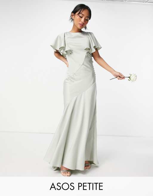 ASOS DESIGN Petite - Brudepiger - Maxikjole med flagrende ærmer og knapper i siden i oliven satin