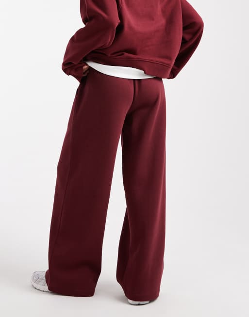 ASOS DESIGN Petite - Brushback joggingbroek met wijde pijpen in bordeauxrood, 4 van 5