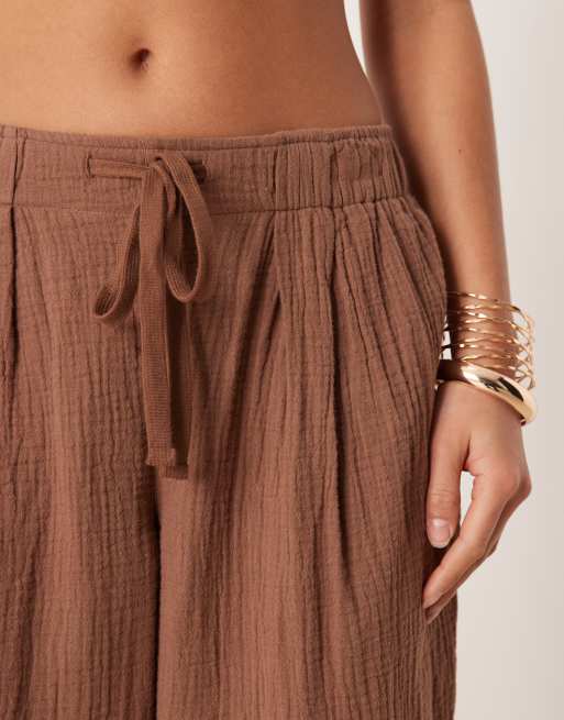 ASOS DESIGN Petite - Callie - Pantalon de plage bouffant en gaze - Moka, 5 de 5