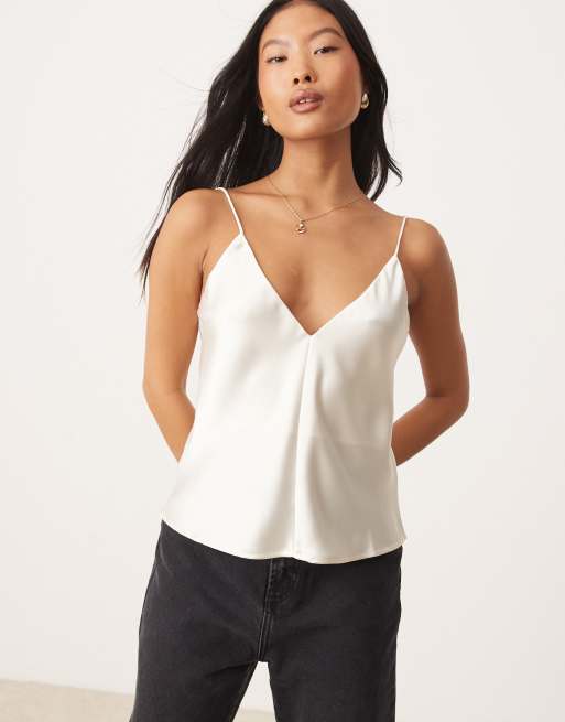 ASOS DESIGN Petite - Canottiera in raso con scollo a V color avorio