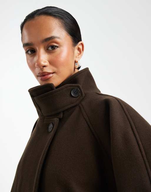 ASOS DESIGN Petite - Cappotto corto a mantella elegante marrone, 3 di 4