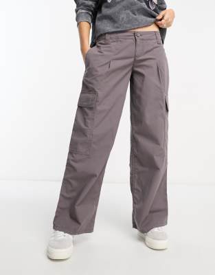 ASOS DESIGN Petite - Cargohose in Grau mit niedrigem Bund
