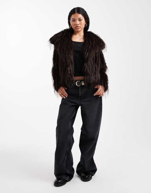 ASOS DESIGN Petite – Chokladbrun, kort fuskpälsjacka, 3 av 4