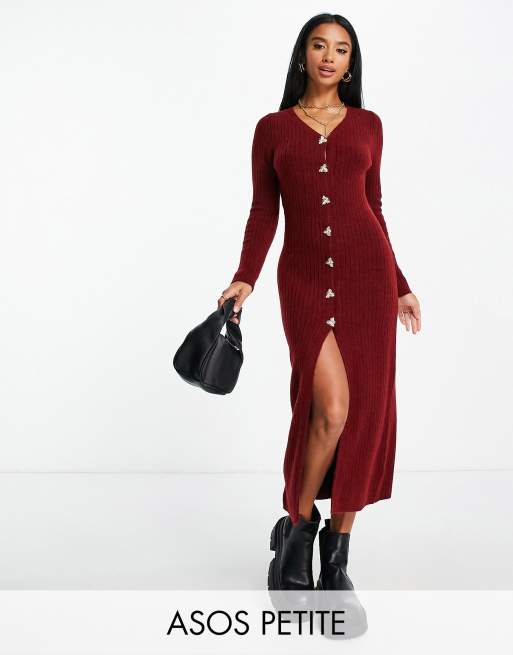 ASOS DESIGN Petite – Ciemnoczerwona zapinana na guziki sukienka maxi z prążkowanej dzianiny