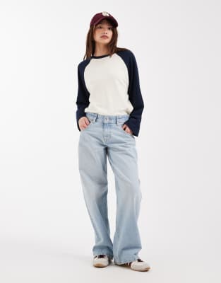 ASOS DESIGN Petite - Circular Design Collection - Weite Boyfriend-Jeans in heller, mittlerer Waschung mit Oversize-Schni...