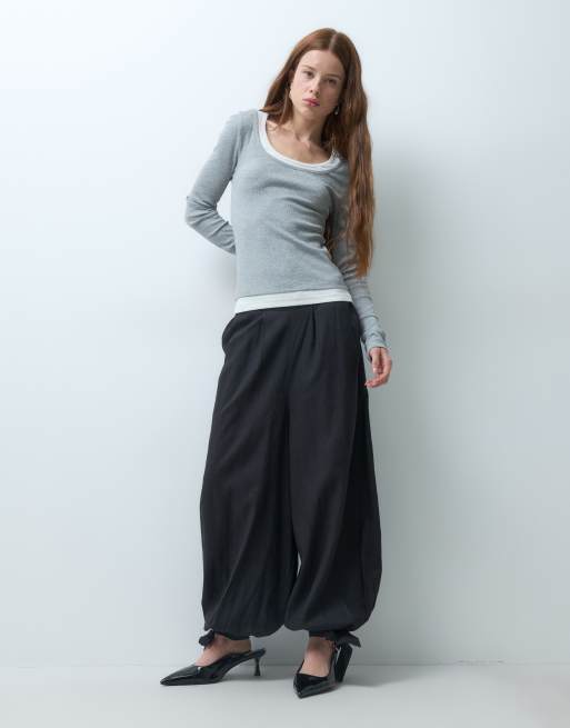 ASOS DESIGN Petite co-ord balloon pant in black, 2 of 5