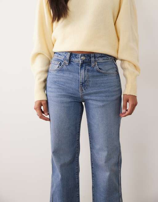 ASOS DESIGN Petite comfort stretch straight leg jeans in authentic mid blue, 5 of 5