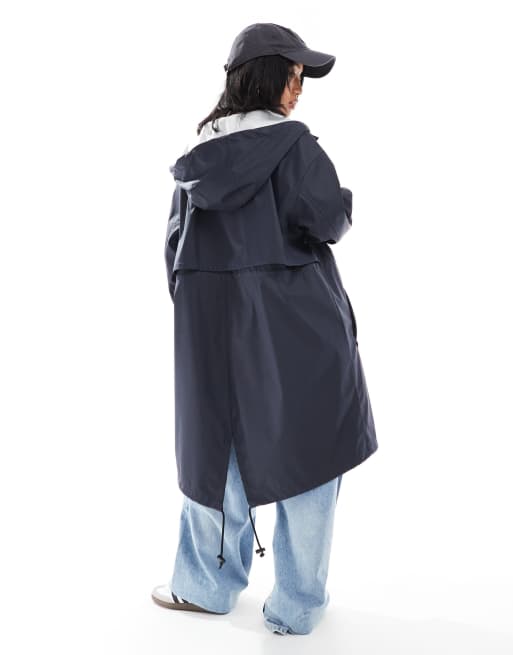 ASOS DESIGN Petite contrast detail rubberised rain parka in navy, 4 of 4