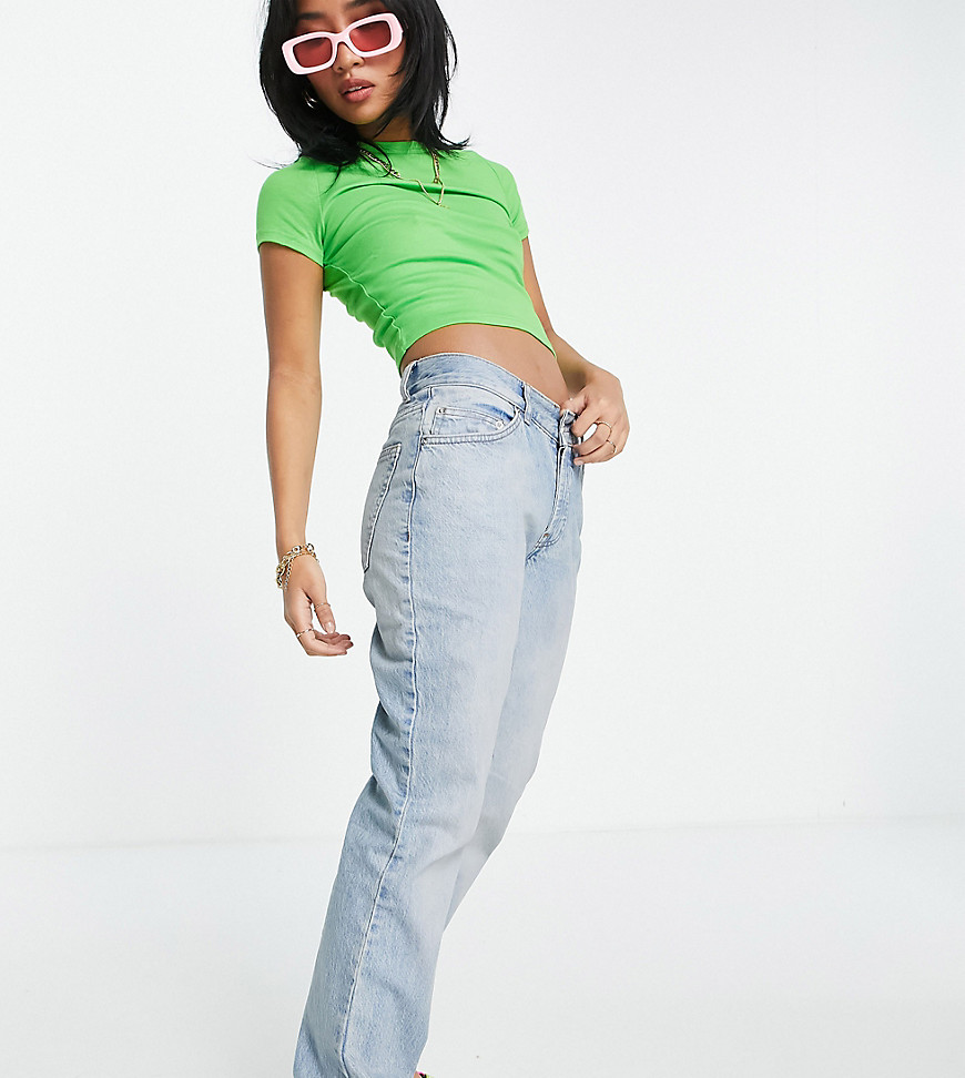 ASOS DESIGN Petite cotton blend mid rise ’90’s’ straight leg jeans in light wash - MBLUE