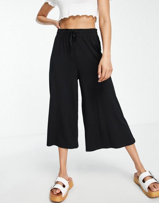 Weekday Thea capri cargo pants in black