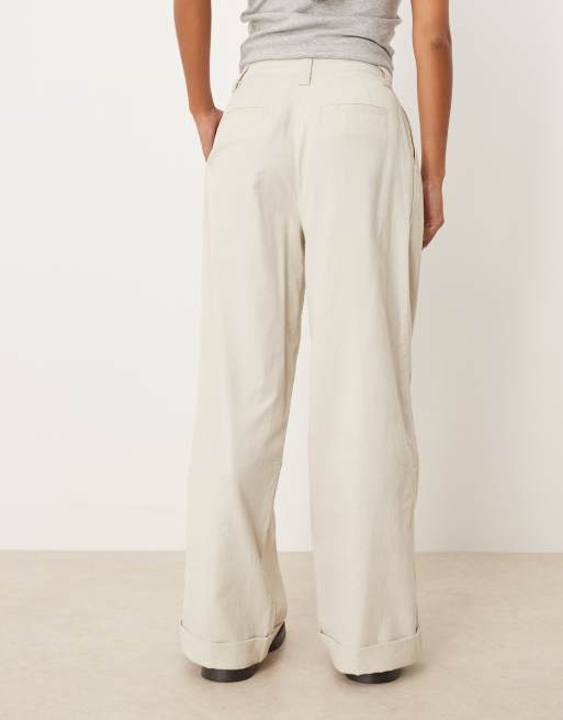 ASOS DESIGN Petite cuffed hem wide leg corduroy pants in cream , 4 of 5