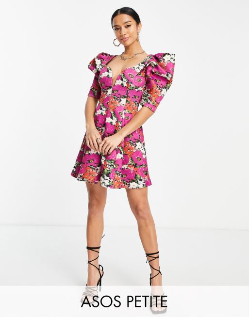 ASOS DESIGN Petite – Czarna rozkloszowana sukienka mini w kwiaty ze szwami