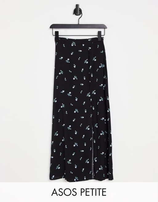 ASOS DESIGN Petite – Czarna spódnica midi z rozcięciem na udzie i wzorem w kwiaty