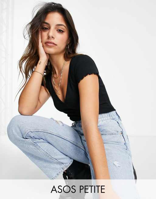 ASOS DESIGN Petite – Czarne body z dekoltem w kształcie litery V i karbowanym wykończeniem