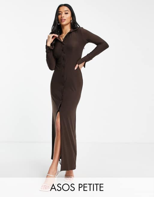 ASOS DESIGN Petite – Czekoladowobrązowa przylegająca sukienka koszulowa maxi z długimi rękawami