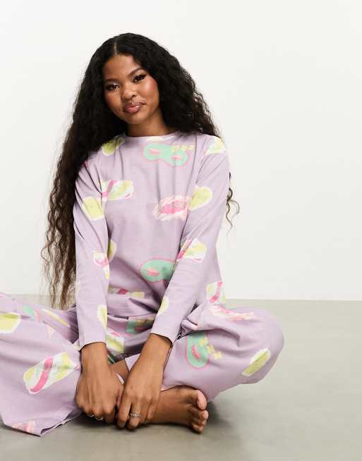 ASOS DESIGN Petite daydream long sleeve top & pants pyjama set in lilac, 3 of 4