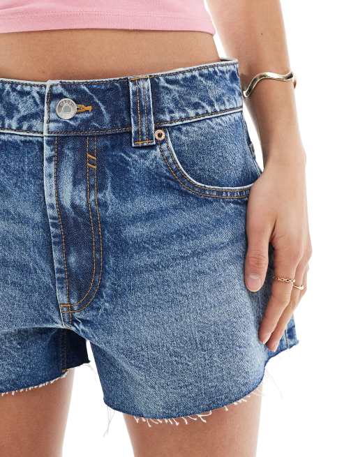 ASOS DESIGN Petite denim relaxed shorts in midwash blue, 3 of 5
