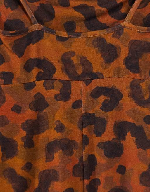 ASOS DESIGN Petite – Djurmönstrad miniklänning med smala axelband och draperad ringning, 3 av 4