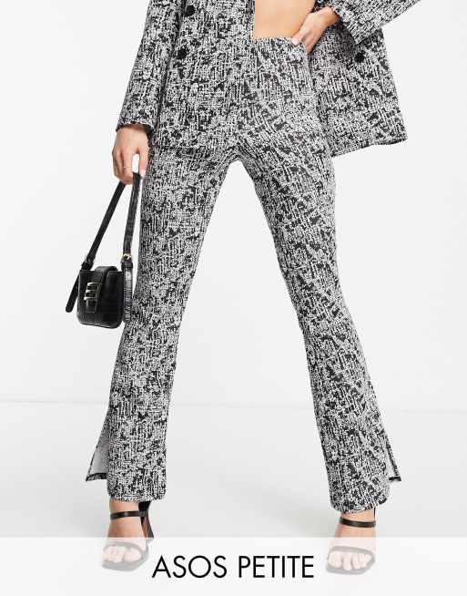 ASOS DESIGN Petite – Dopasowane spodnie garniturowe z dżerseju w monochromatyczny wzór
