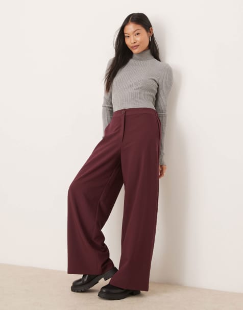 ASOS DESIGN Petite – Dopasowane spodnie z prostymi nogawkami o luźnym kroju w ciemnym wiśniowym kolorze - view 1