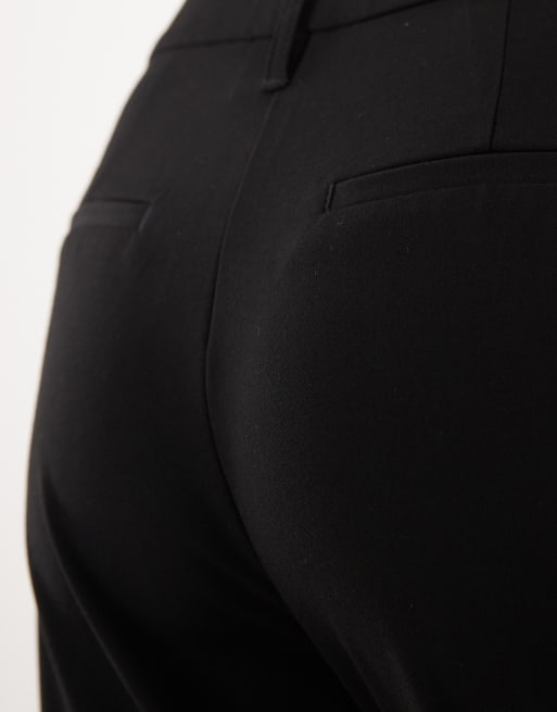 ASOS DESIGN Petite dopasowane spodnie z rozszerzanymi nogawkami w czerni, 5 z 5