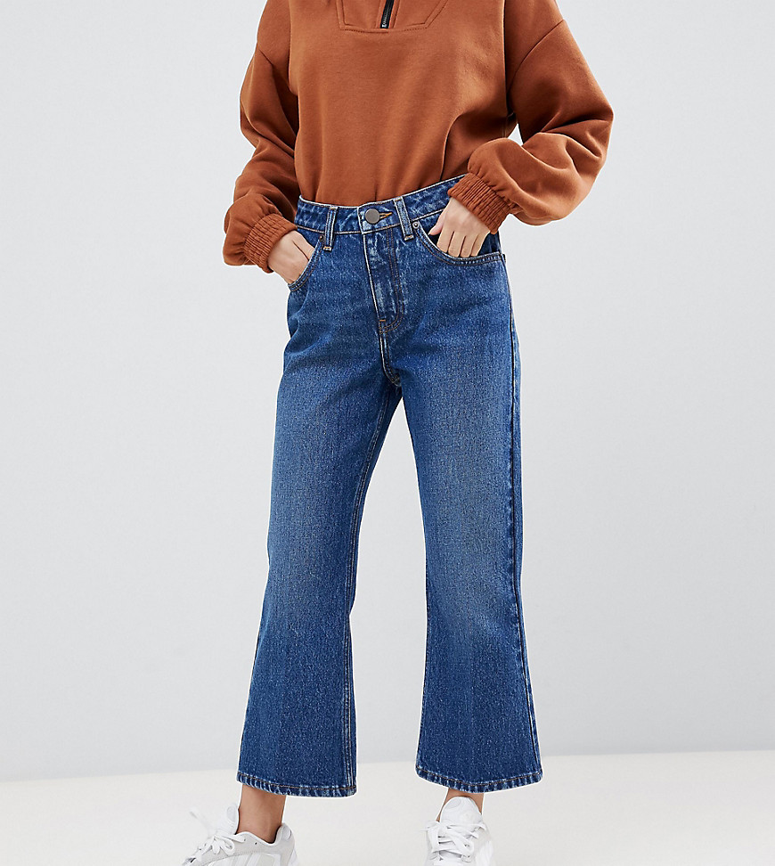 ASOS DESIGN Petite - Egerton - Cropped flared jeans met donkere vintage wassing-Blauw