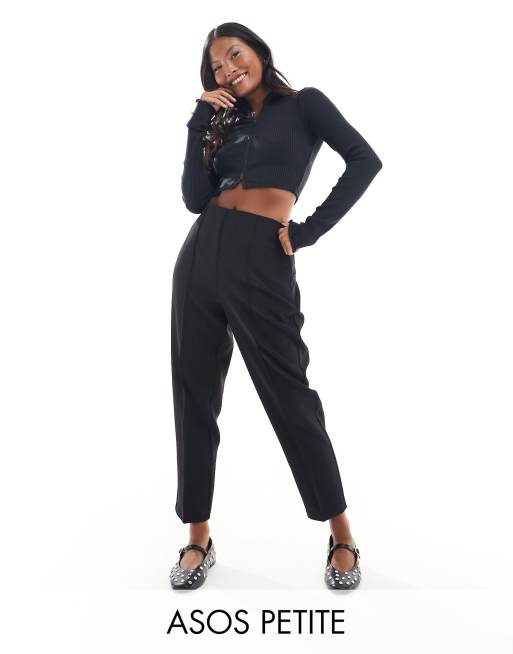 ASOS DESIGN Petite - Elegante broek met hoge taille, toelopende pijpen en naaddetail in zwart