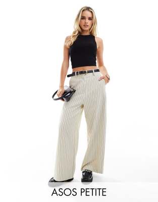 ASOS DESIGN Petite - Elegante Hose in Cremeweiß mit Streifen und Gürtel