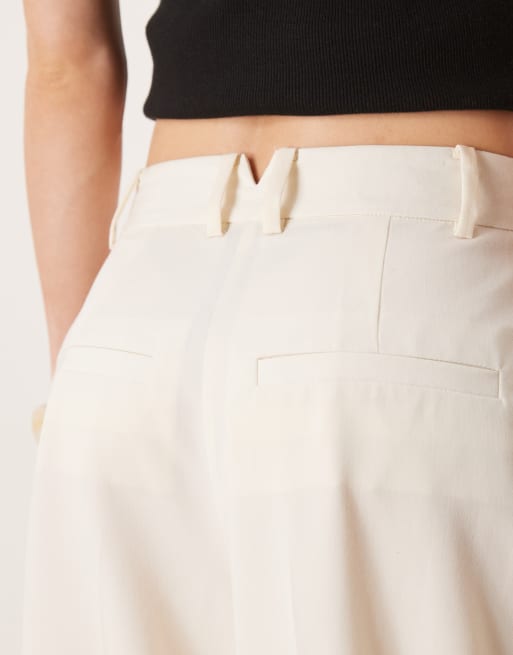 ASOS DESIGN Petite – Elegante Hose in Cremeweiß mit weitem Bein und Bundfalten, 5 von 5