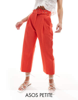 ASOS DESIGN Petite - Elegante Hose in Rot mit Gürtel und Leinenanteil