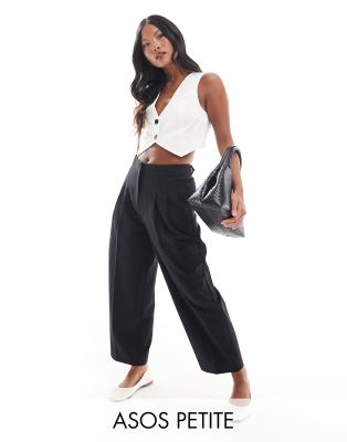 ASOS DESIGN Petite - Elegante Hose in Schwarz mit abgerundetem Beinschnitt