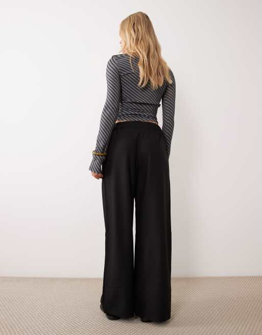 ASOS DESIGN Petite – Elegante Hose in Schwarz mit lockerem, geradem Schnitt , 5 von 5