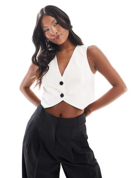 ASOS DESIGN Petite – Elegante, kurze Weste in Elfenbeinweiß - view 1
