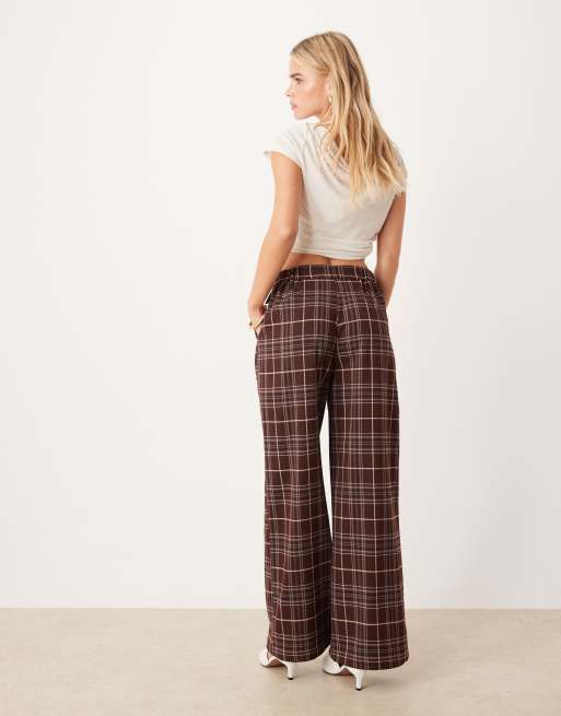 ASOS DESIGN Petite – Elegante, lässig und gerade geschnittene Hose in burgunderrot kariert, 5 von 5