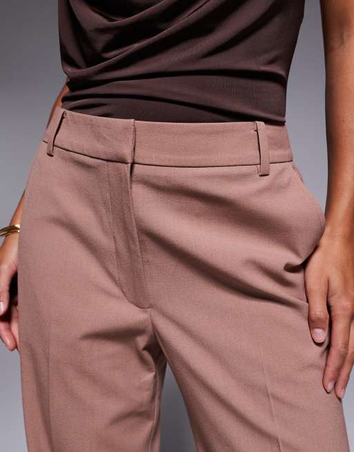 ASOS DESIGN Petite – Elegante, schmal geschnittene Hose in Mokkabraun mit geradem Schnitt, 4 von 5