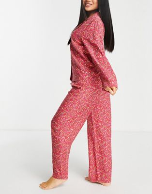 Femme DESIGN Petite - Ensemble pyjama avec chemise et pantalon en modal à petites fleurs - Rouge & rose